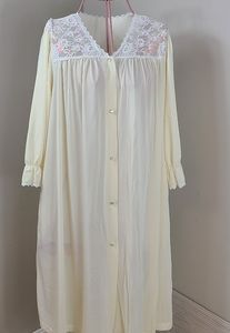 Vintage Yellow Robe Floral Size Medium Nylon Babydoll